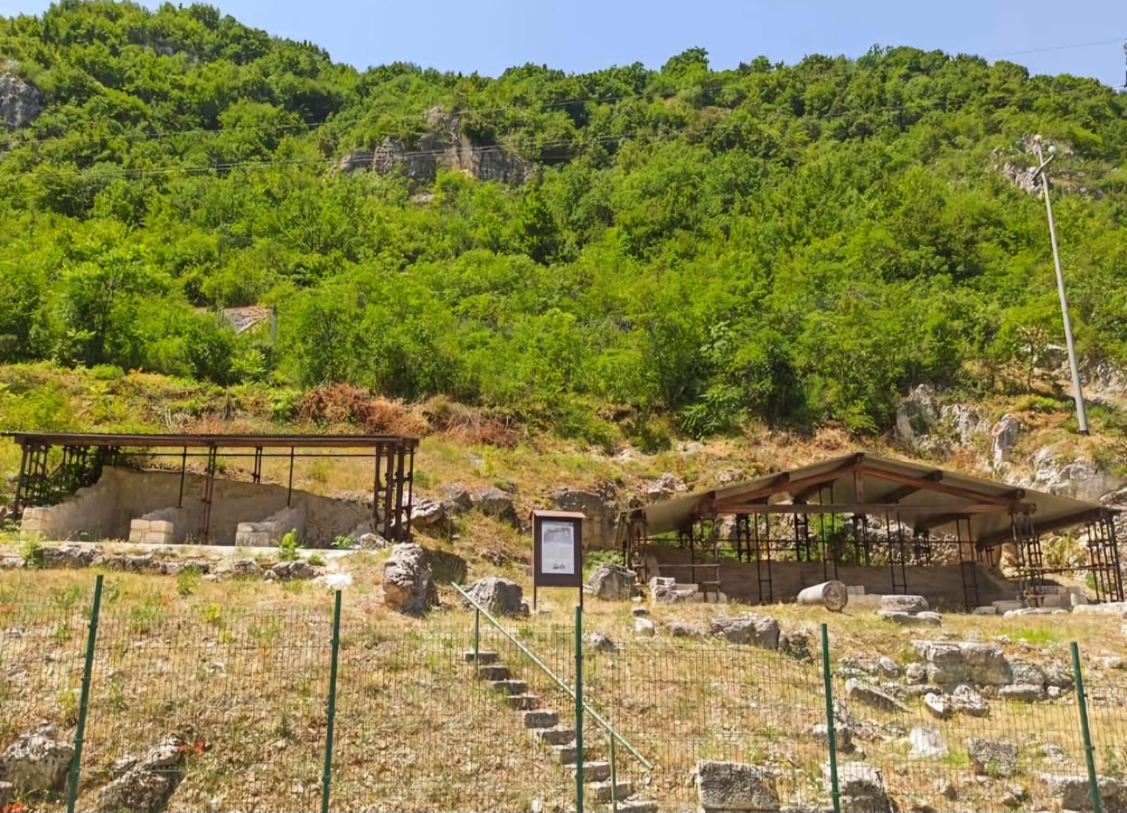 Area archeologica di Anxa-Angitia
